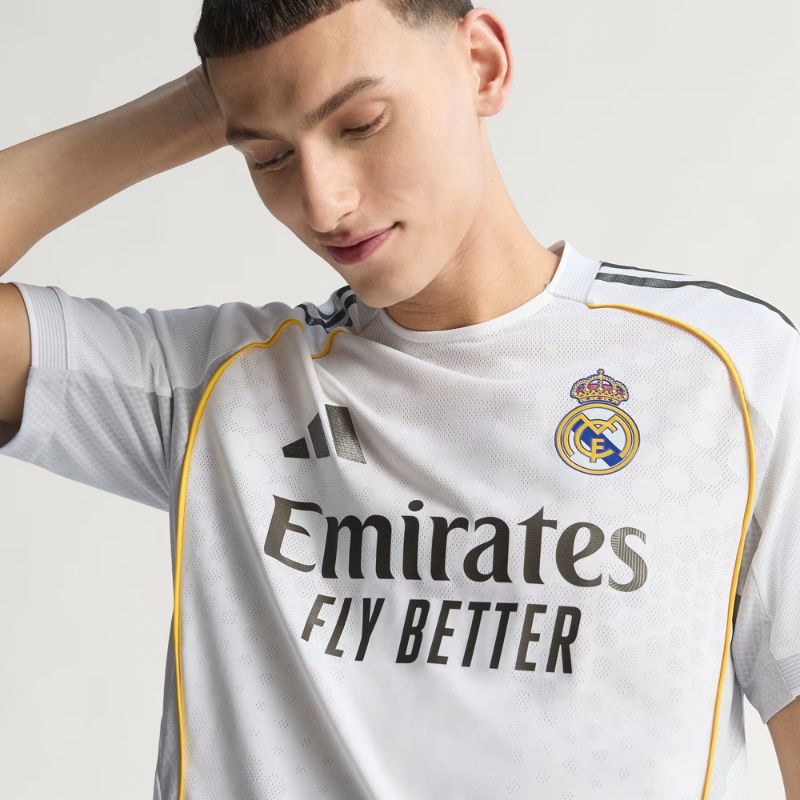 ¡COMPRA 2 CAMISETAS OFICIALES 25/26 DEL REAL MADRID Y RECIBE 2 ENTRADAS PARA EL CLÁSICO EN EL BERNABÉU – SECCIÓN 101, CATEGORÍA 1! ¡ÚLTIMAS 10 UNIDADES!